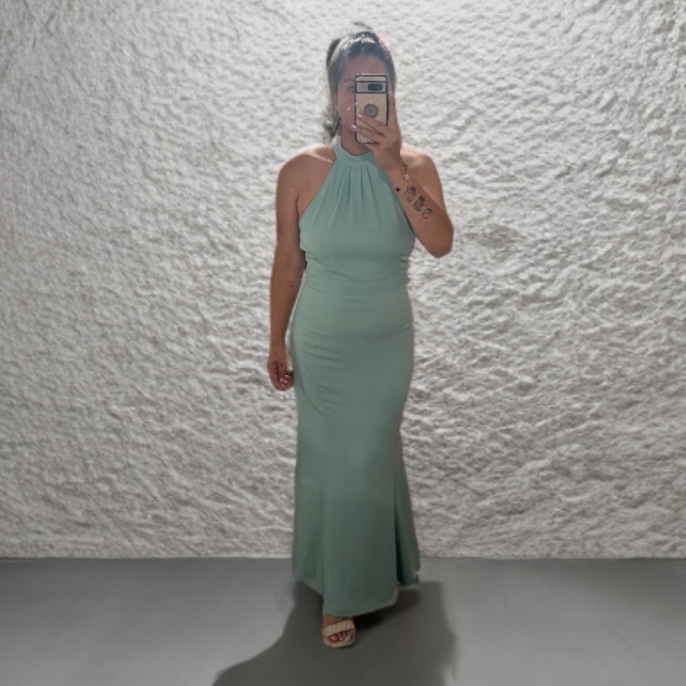 Chic Halter Maxi Dress in Mint